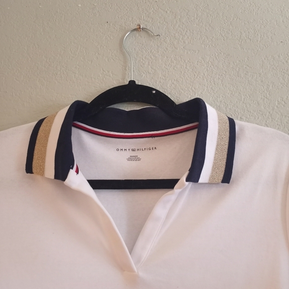 Tommy Hilfiger Classic Notched V-Neck Preppy Nautical Navy/Gold White Polo - Picture 2 of 4